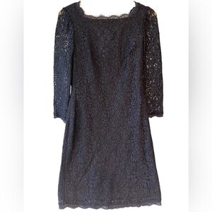 🔥💙Adrianna Papell dress size 6 beautiful navy lace. Stunning cut & quality!